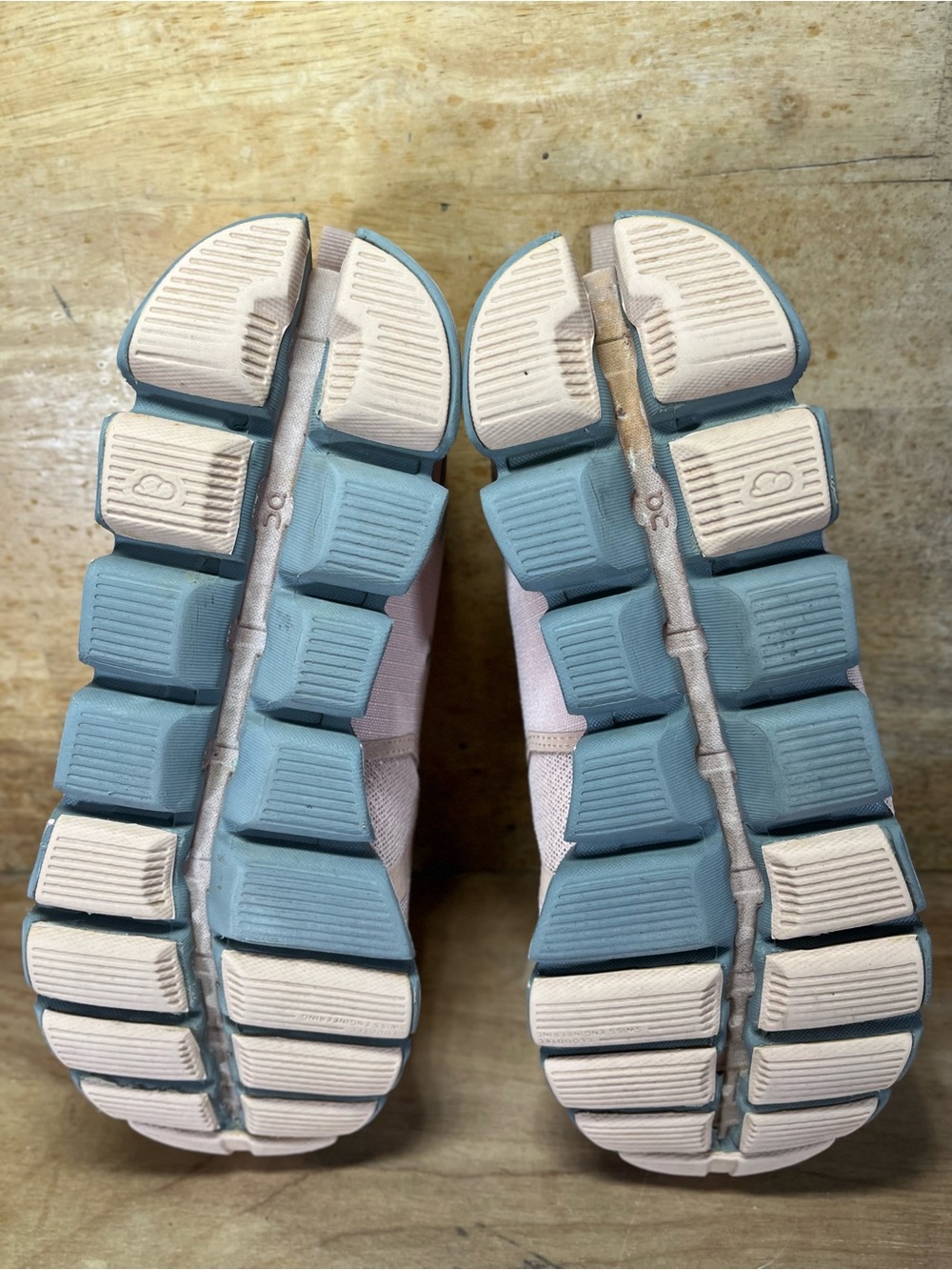 On Cloud WATERPROOF REFLECTIVE Womens Size 5.5 Running Shoes Sneakers Rose Lunar - Picture 8 of 12